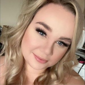 Meet your Posher, Shawndra-lynn